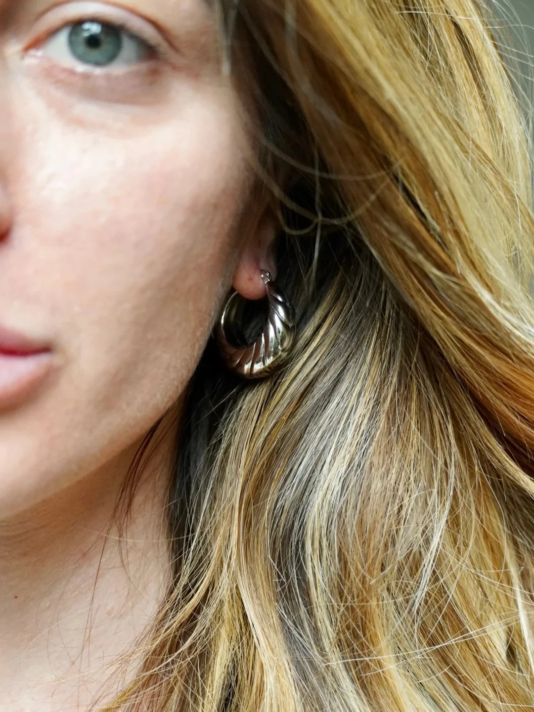 Hollow Design Chunky Bold Hoop Earrings