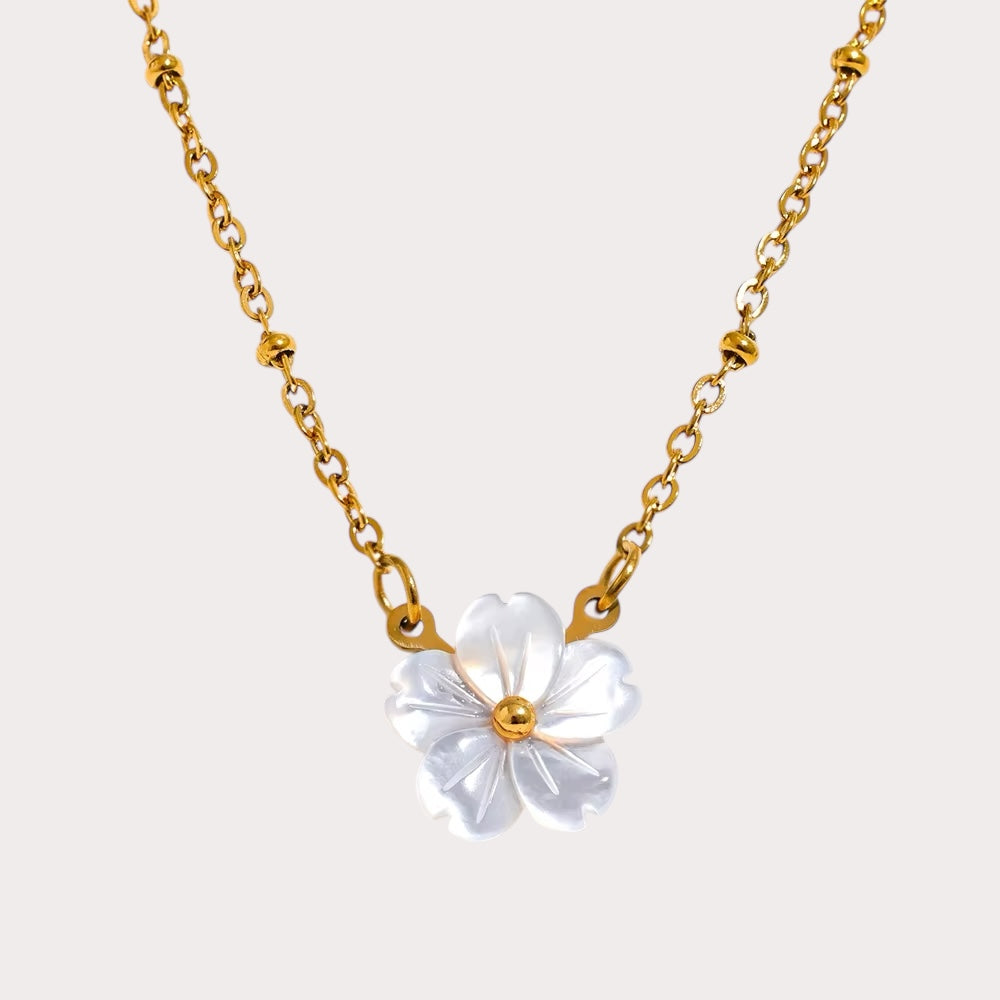 Natural Shell Flower Pendant Necklace