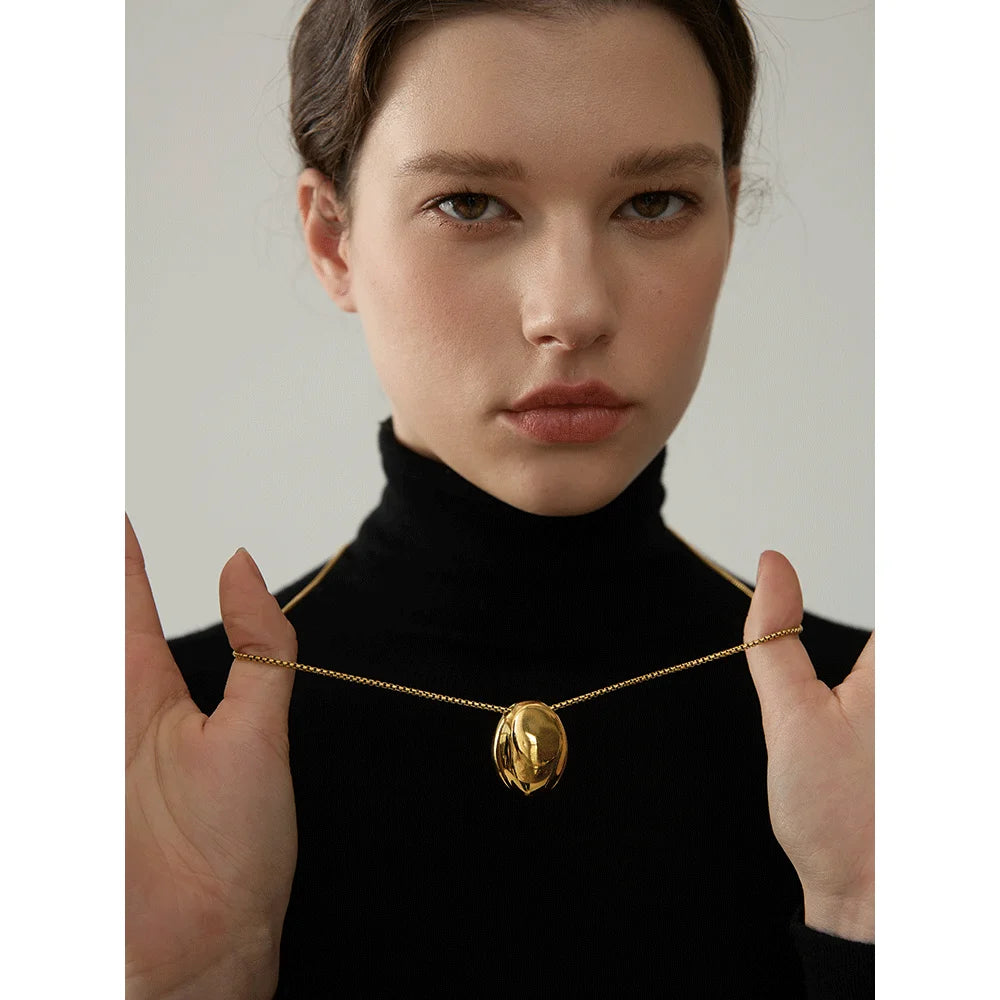 Chain Oval Pendant Necklace