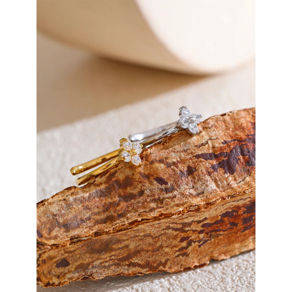 Exquisite Bling Cubic Zirconia Flower Ring