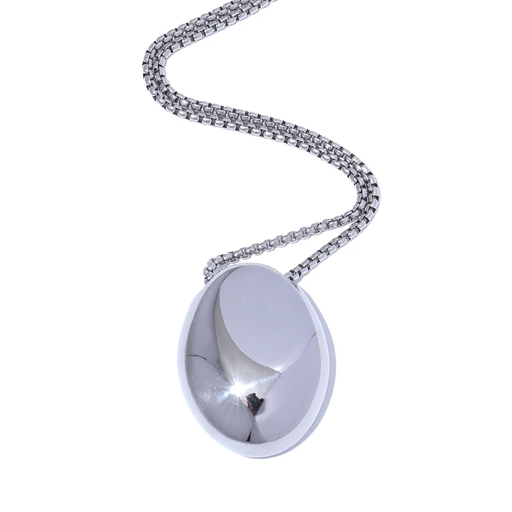 Chain Oval Pendant Necklace
