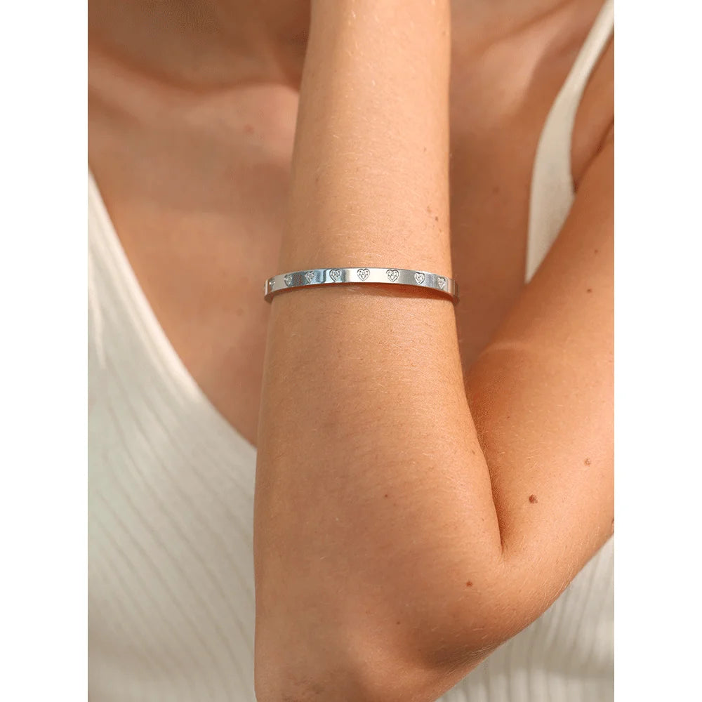 Delicate Bling Cubic Zirconia Heart Bracelet