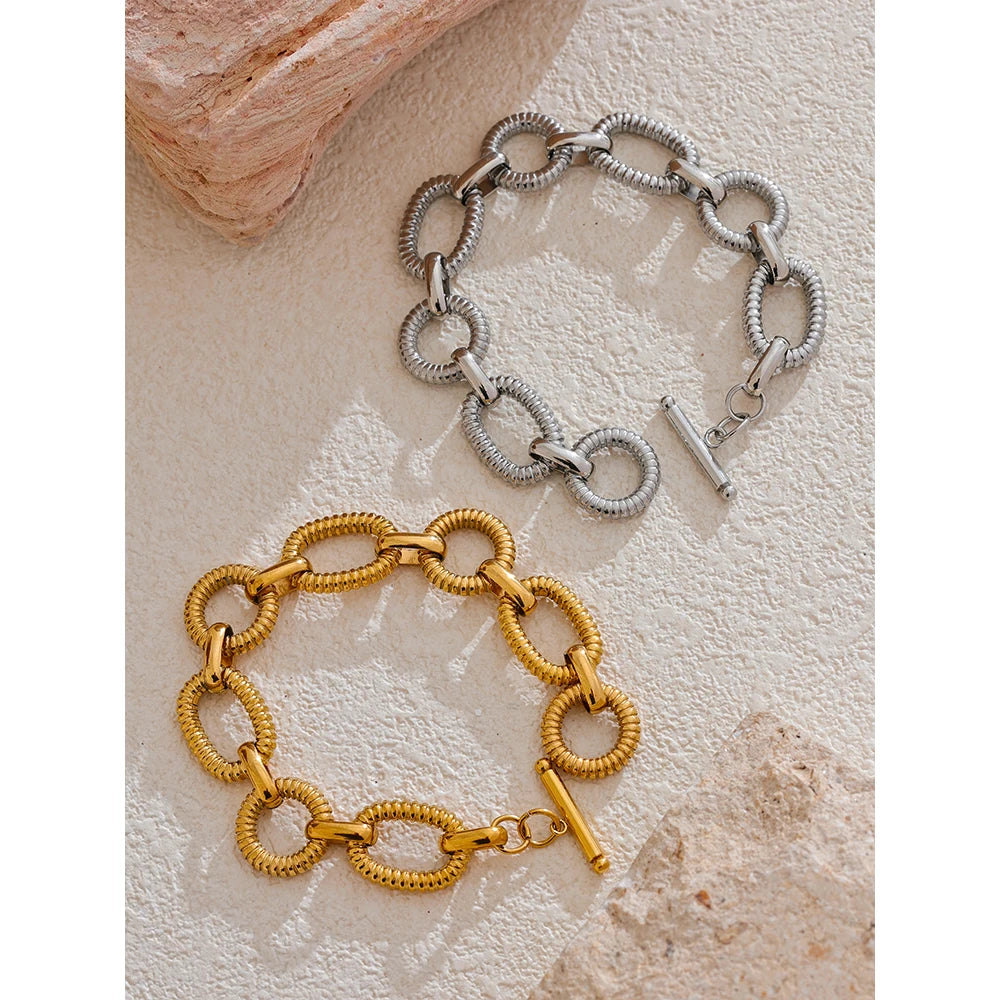 Textured Oval Chain Bracelet