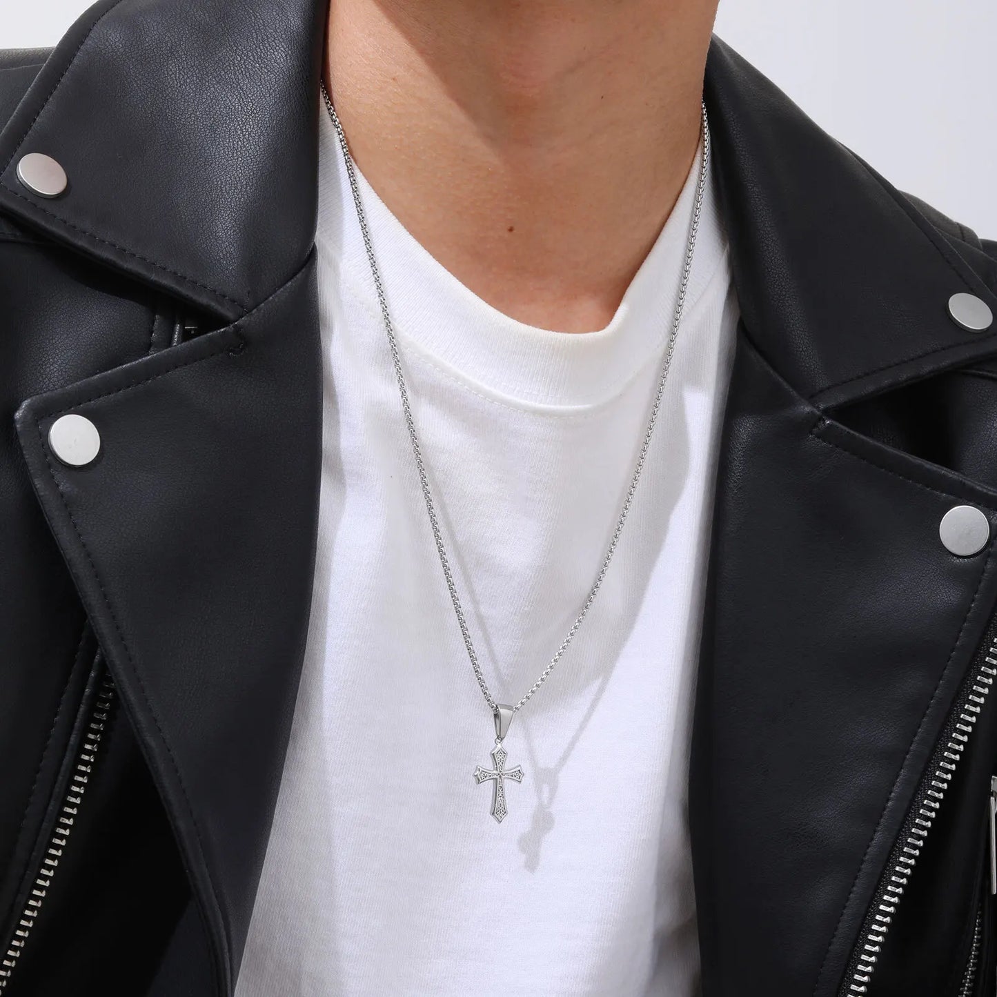 Men’s Cross Pendant Necklace