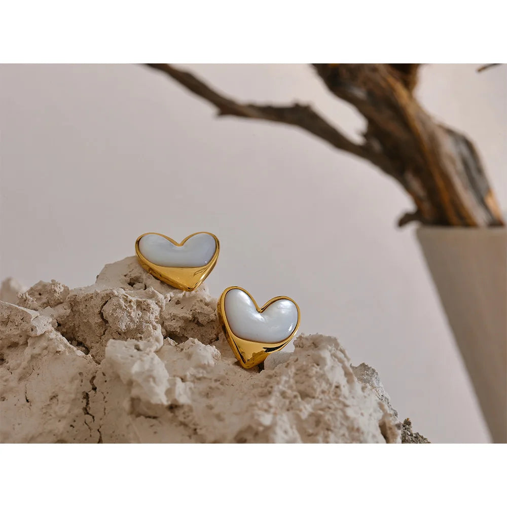 Exquisite Natural Shell Heart Stud Earrings
