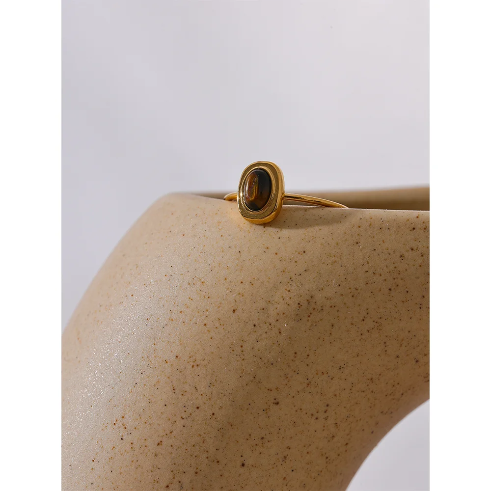 Oval Thin Chic Ring