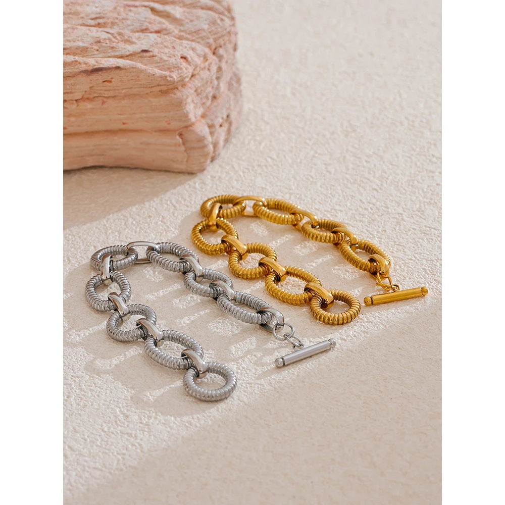Textured Oval Chain Bracelet