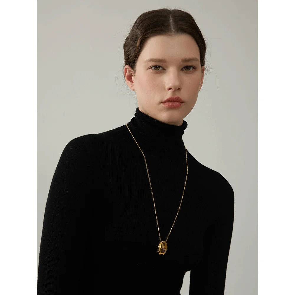 Chain Oval Pendant Necklace