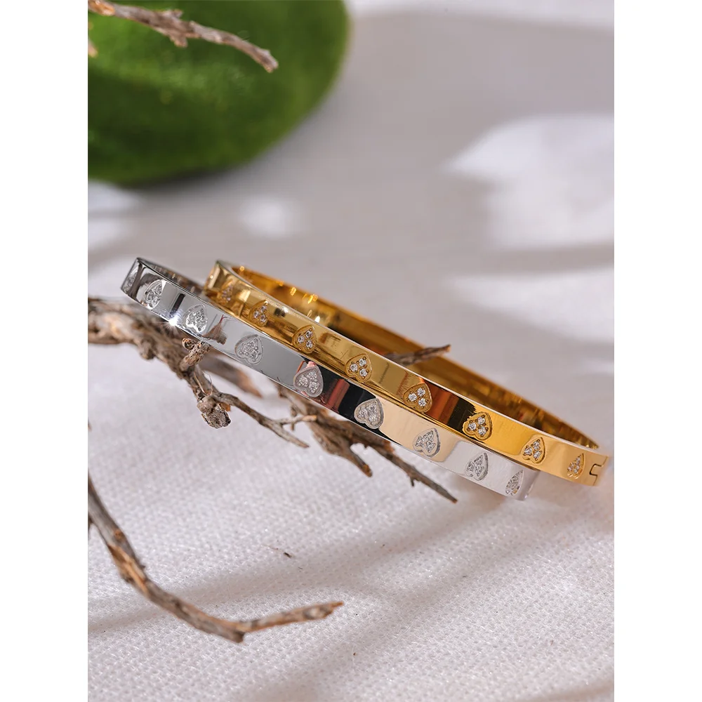 Delicate Bling Cubic Zirconia Heart Bracelet