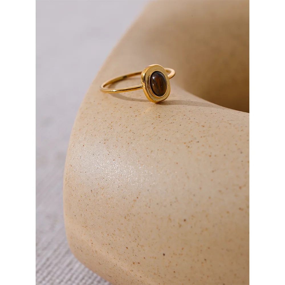 Oval Thin Chic Ring