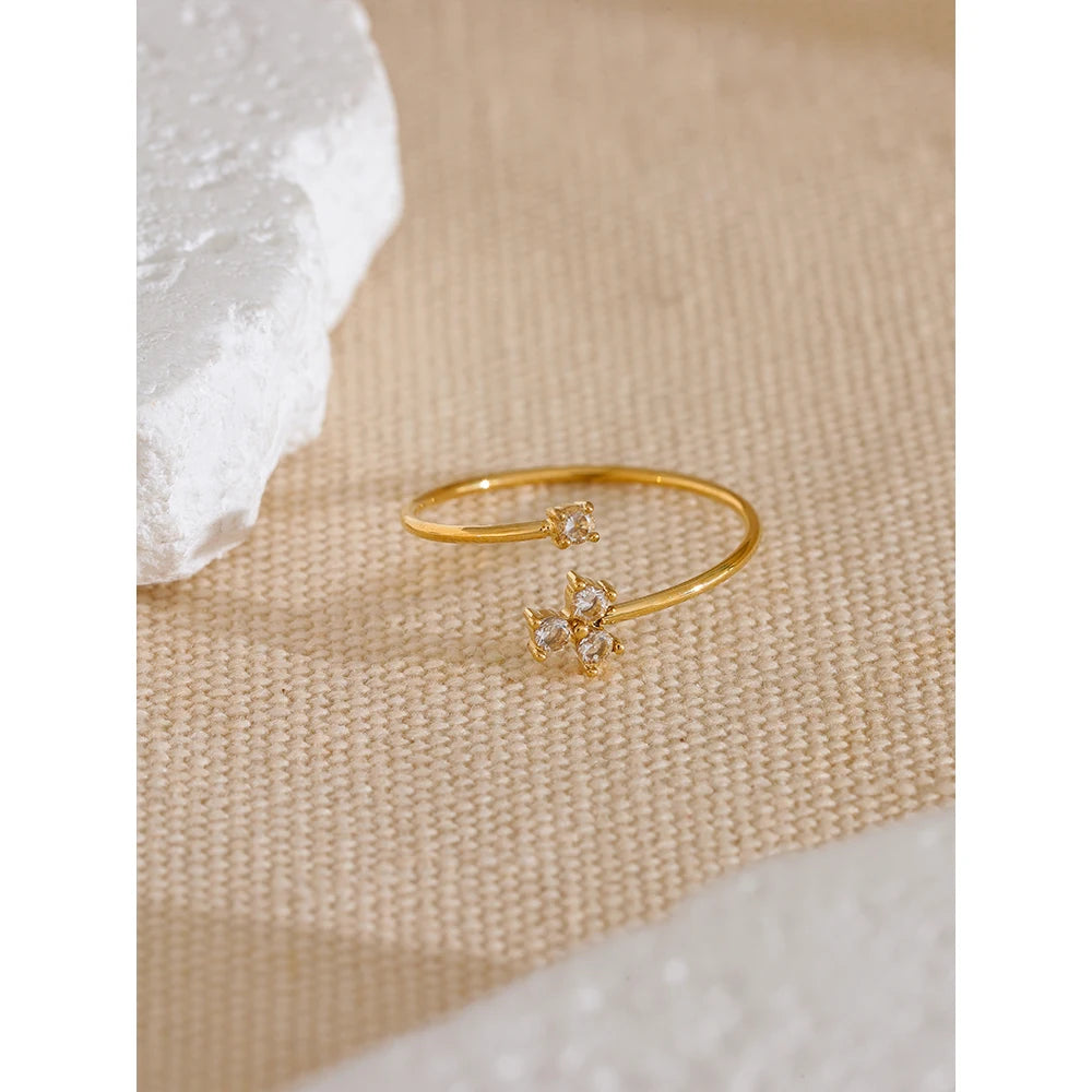 Delicate Bling Cubic Zirconia Flower Ring