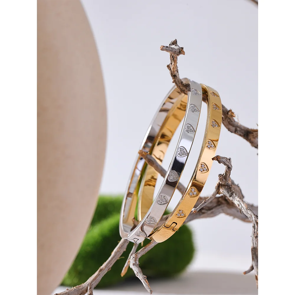 Delicate Bling Cubic Zirconia Heart Bracelet