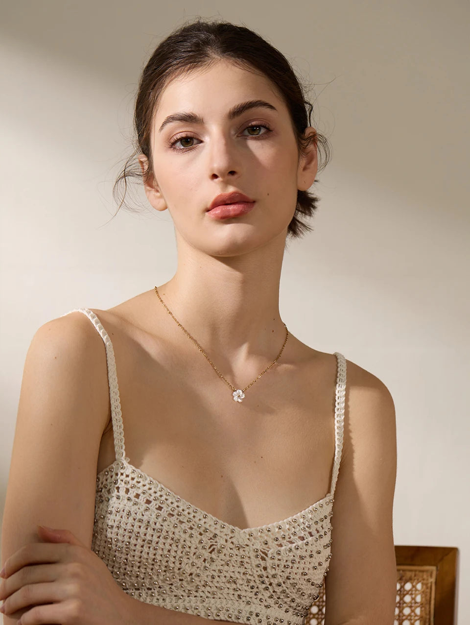 Natural Shell Flower Pendant Necklace