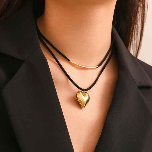 Gothic Velvet Heart Choker
